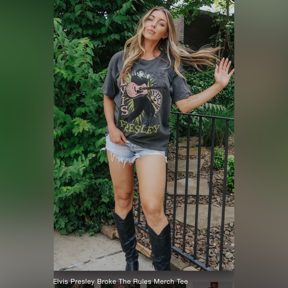 Daydreamer Tops - Daydreamers Elvis Merch T Sz Large